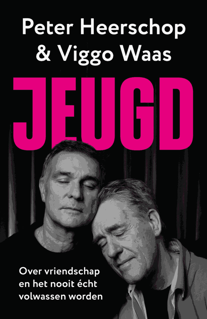 Peter Heerschop en Viggo Waas zitten tegen elkaar aan met hun hoofd. Boven hun hoofd staat de titel van het boek in het roze, Jeugd.